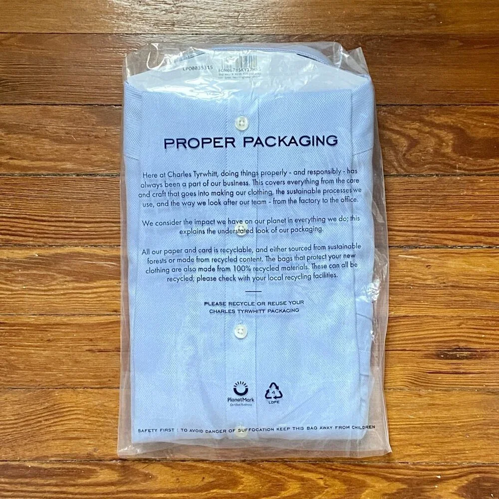 Charles Tyrwhitt ESF Cutaway Collar Non-Iron Herringbone Shirt NWT - Picture 8 of 12